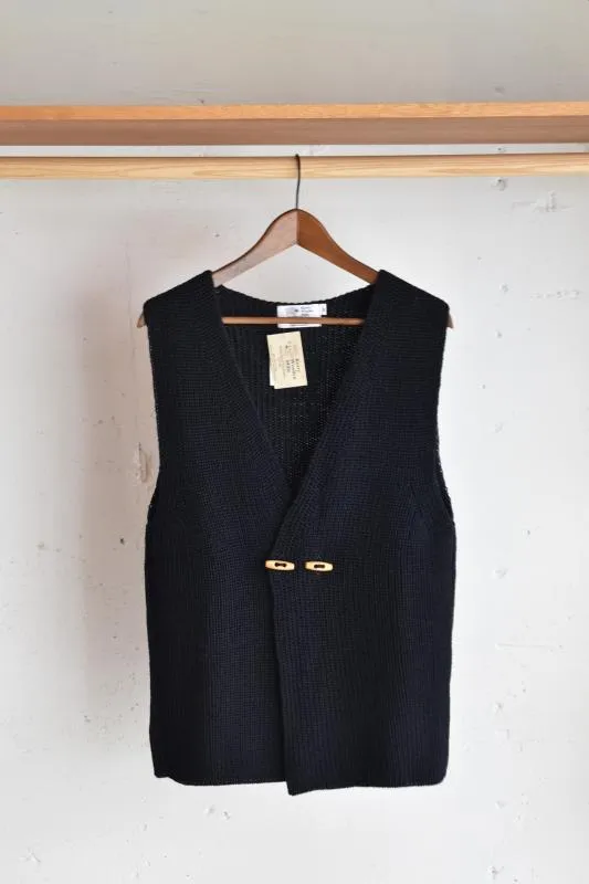 「kerry wollen mills」fisherman rib V vest -black-