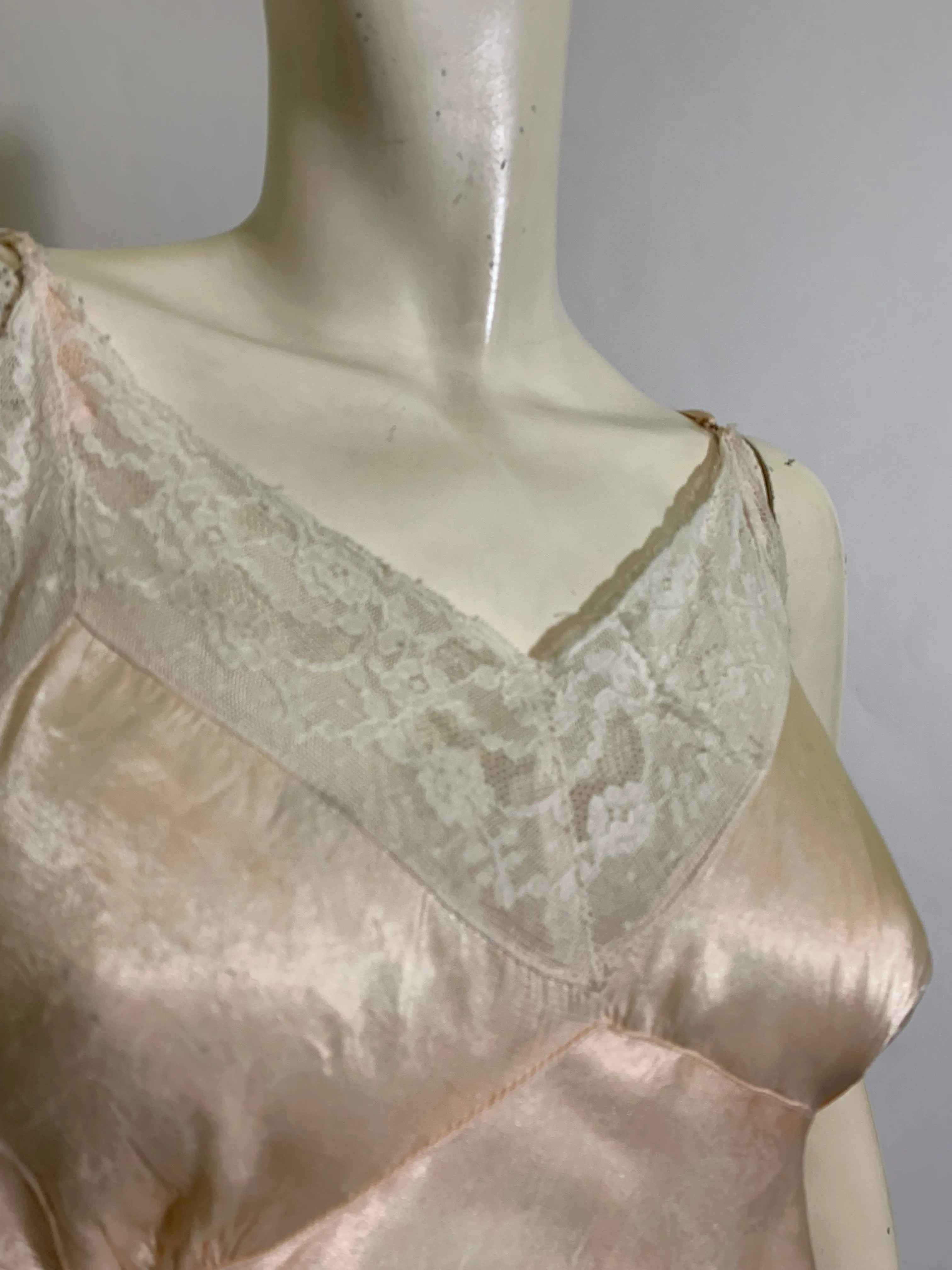 Peach Satin Embroidered Full Slip circa 1940s 38