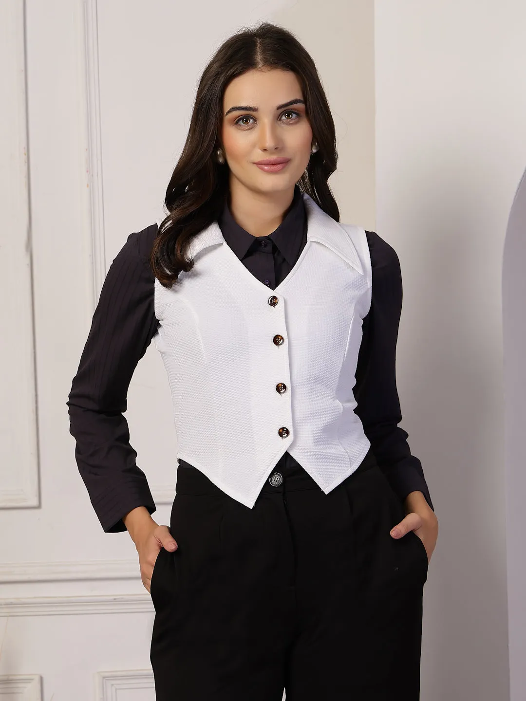 Style Quotient Women White Fitted Sleeveless Waistcoat