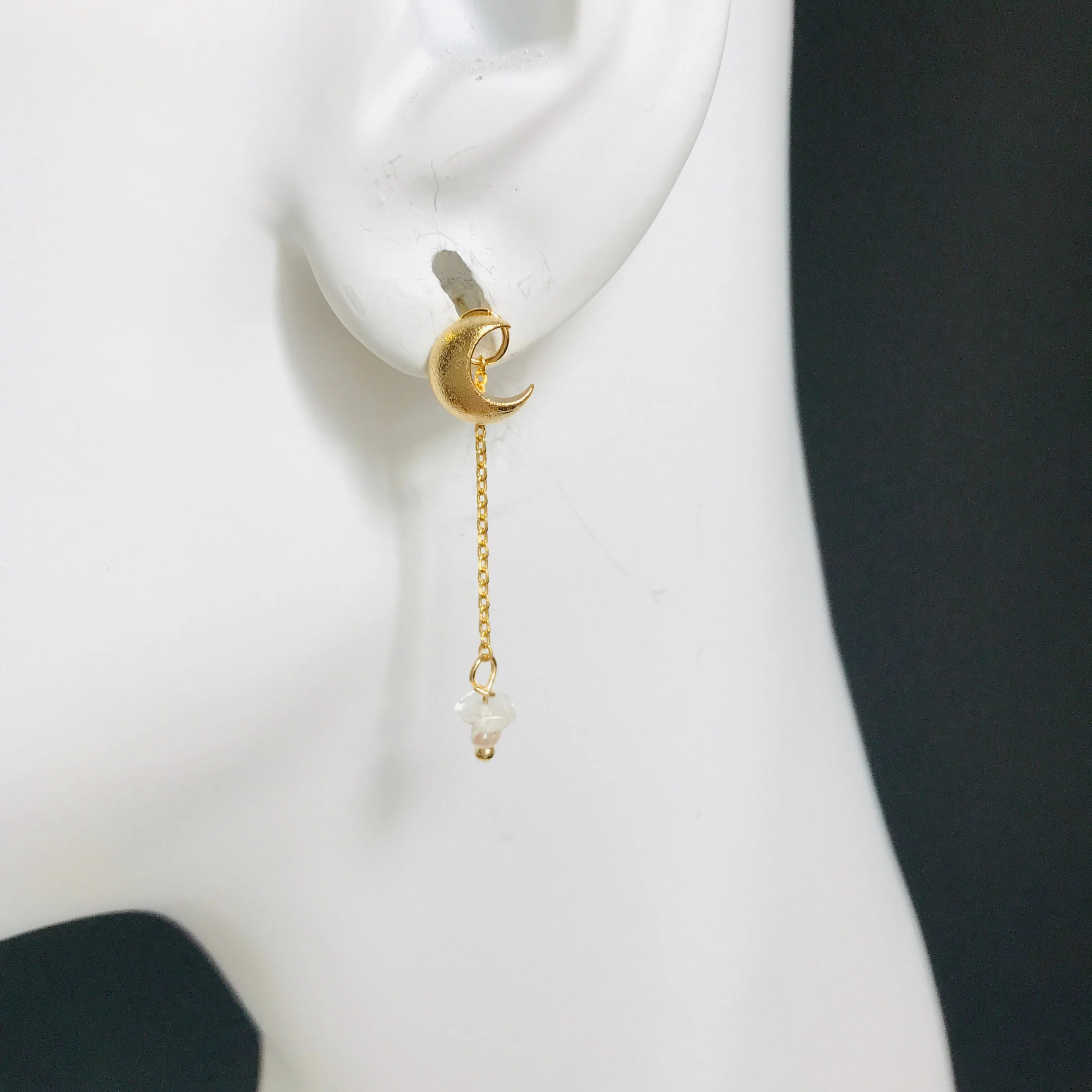 Versatile Crescent Stud Earrings Gold